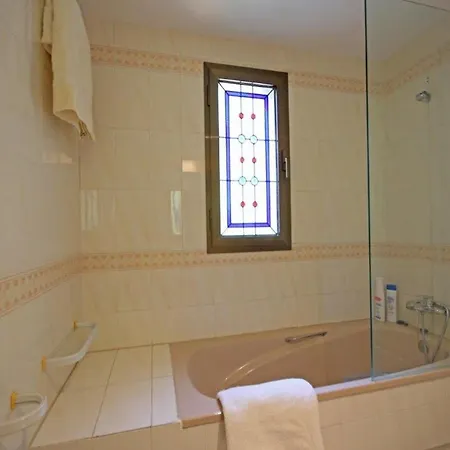 Coastal Getaway With Pool Appartement Marbella