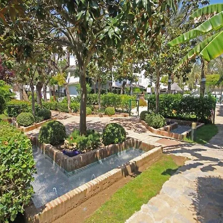 Coastal Getaway With Pool Marbella