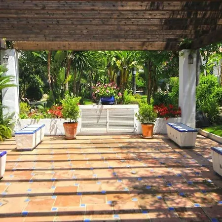 Апартаменты Coastal Getaway With Pool *