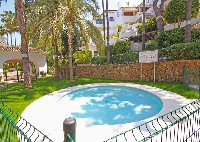 公寓 Coastal Getaway With Pool *