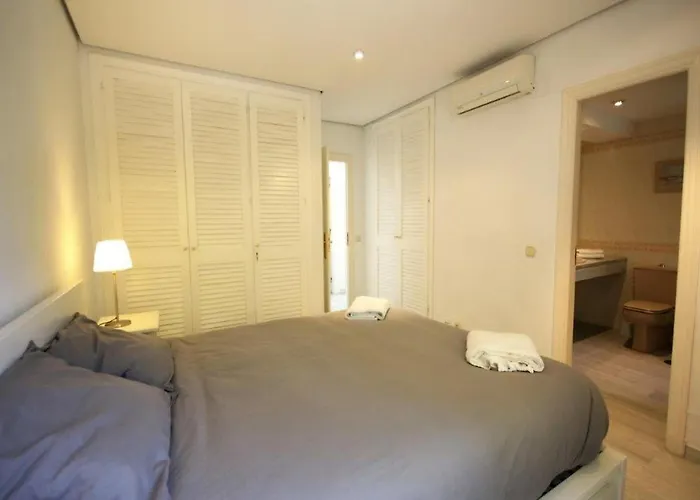 Coastal Getaway With Pool 公寓 *