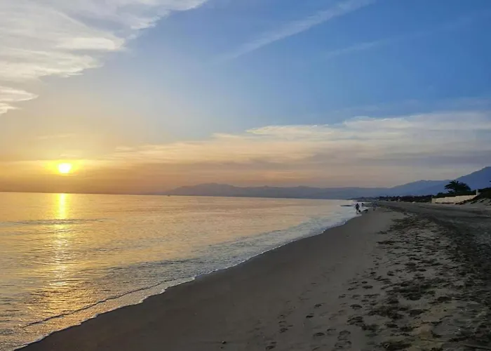 公寓 Coastal Getaway With Pool 马尔韦利亚