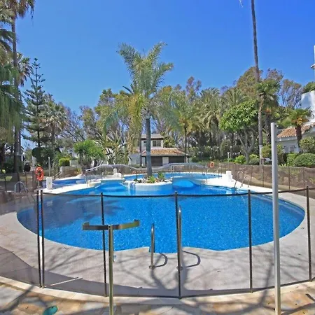 Coastal Getaway With Pool * マルベーリャ