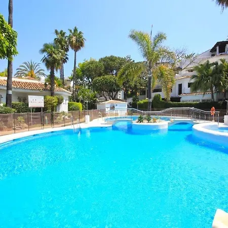 Appartement Coastal Getaway With Pool