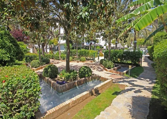 Coastal Getaway With Pool Marbella